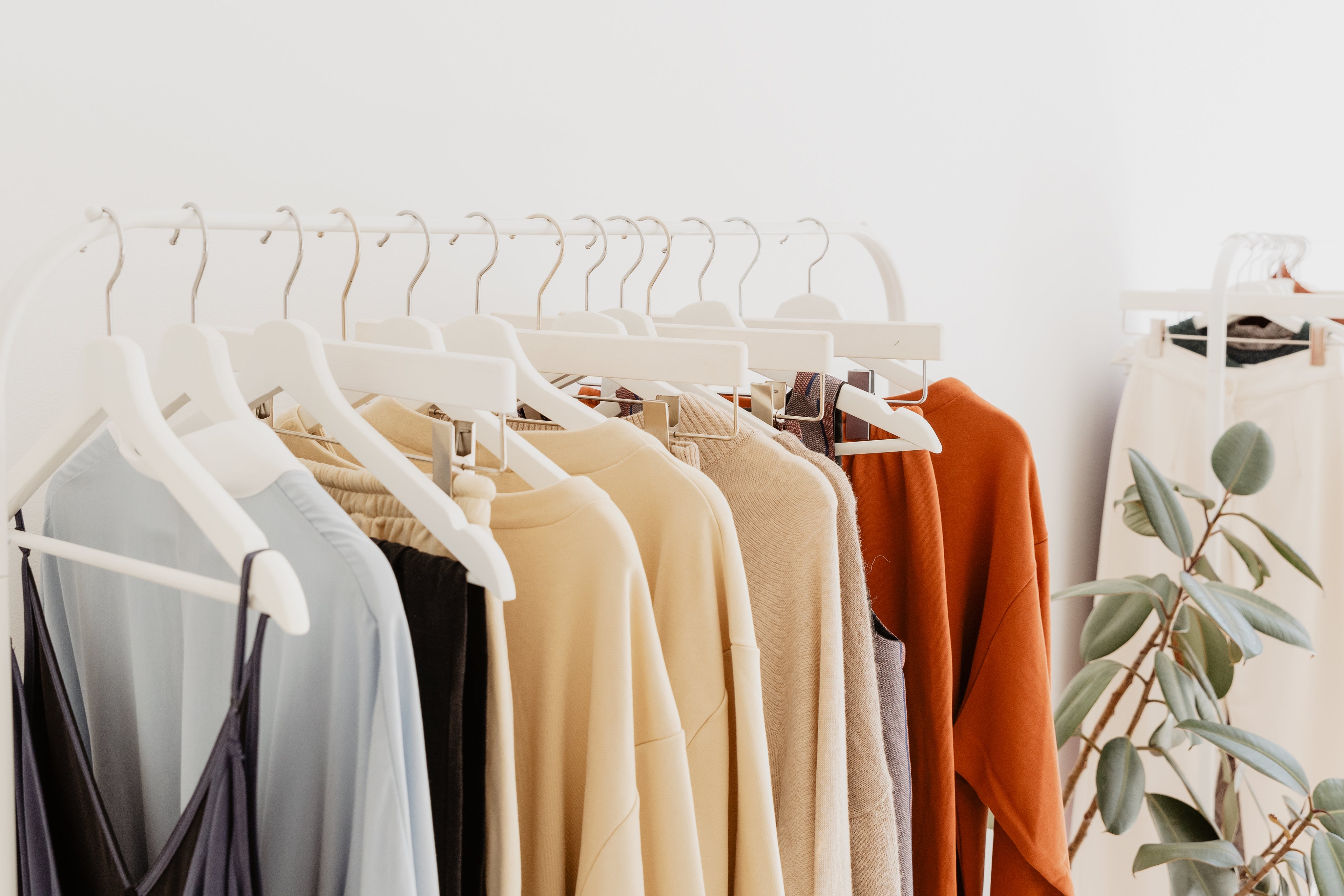 Minimalist retail clothing display