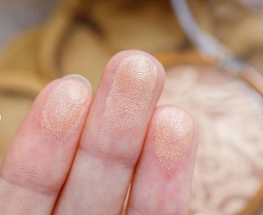 Catrice Sun Lover Glow Bronzing Powder 010 Sun-Kissed Bronze - O2morny.com